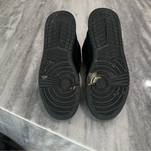 Nike Air Jordan 1 Mid GS “Triple Black” (554725-056) Size 6Y - Picture 9 of 9